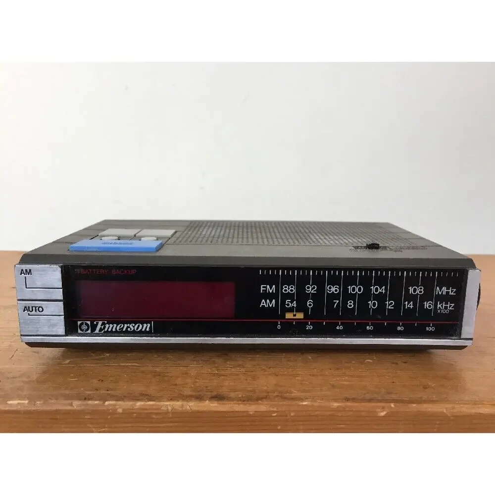 Vtg Emerson RED5510A AM FM Digital Alarm Clock Radio W/ Battery Back Up WORKS